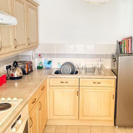 Ground Floor Central 1 Bed With Parking Абърдийн Екстериор снимка