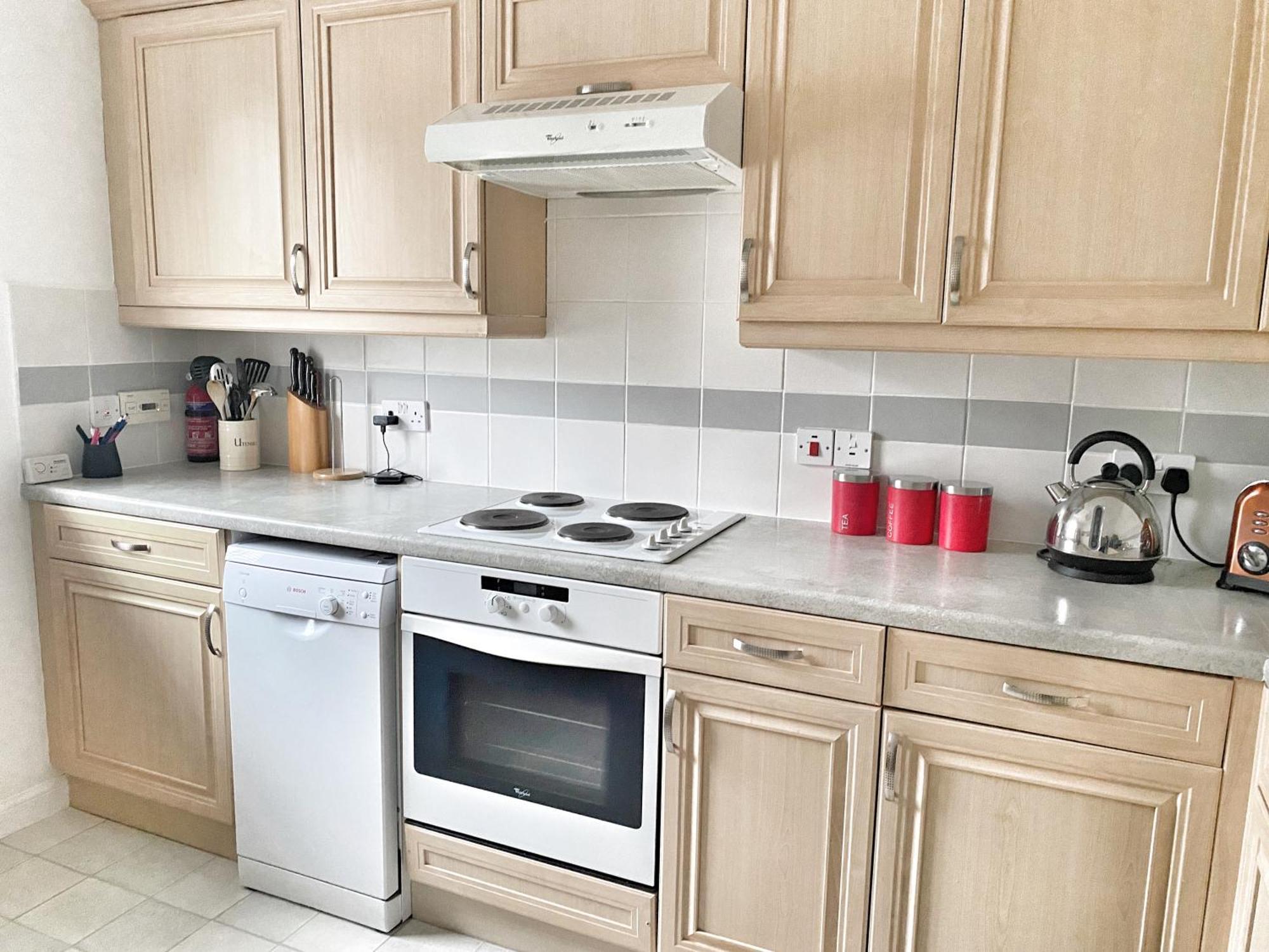 Ground Floor Central 1 Bed With Parking Абърдийн Екстериор снимка