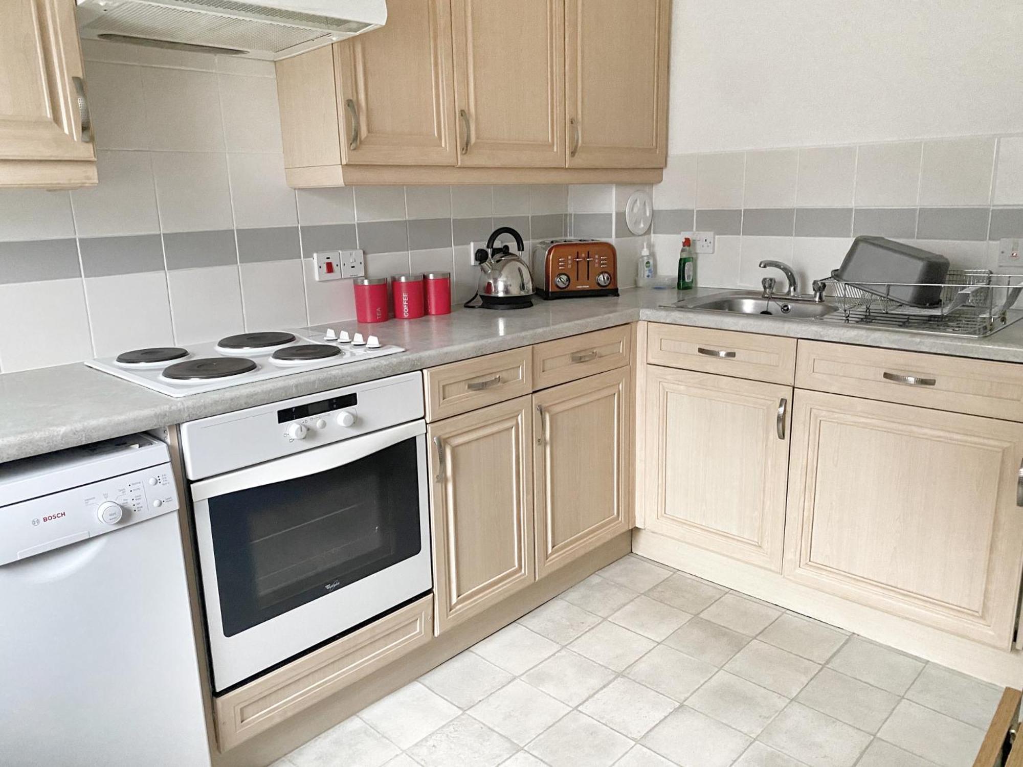 Ground Floor Central 1 Bed With Parking Абърдийн Екстериор снимка